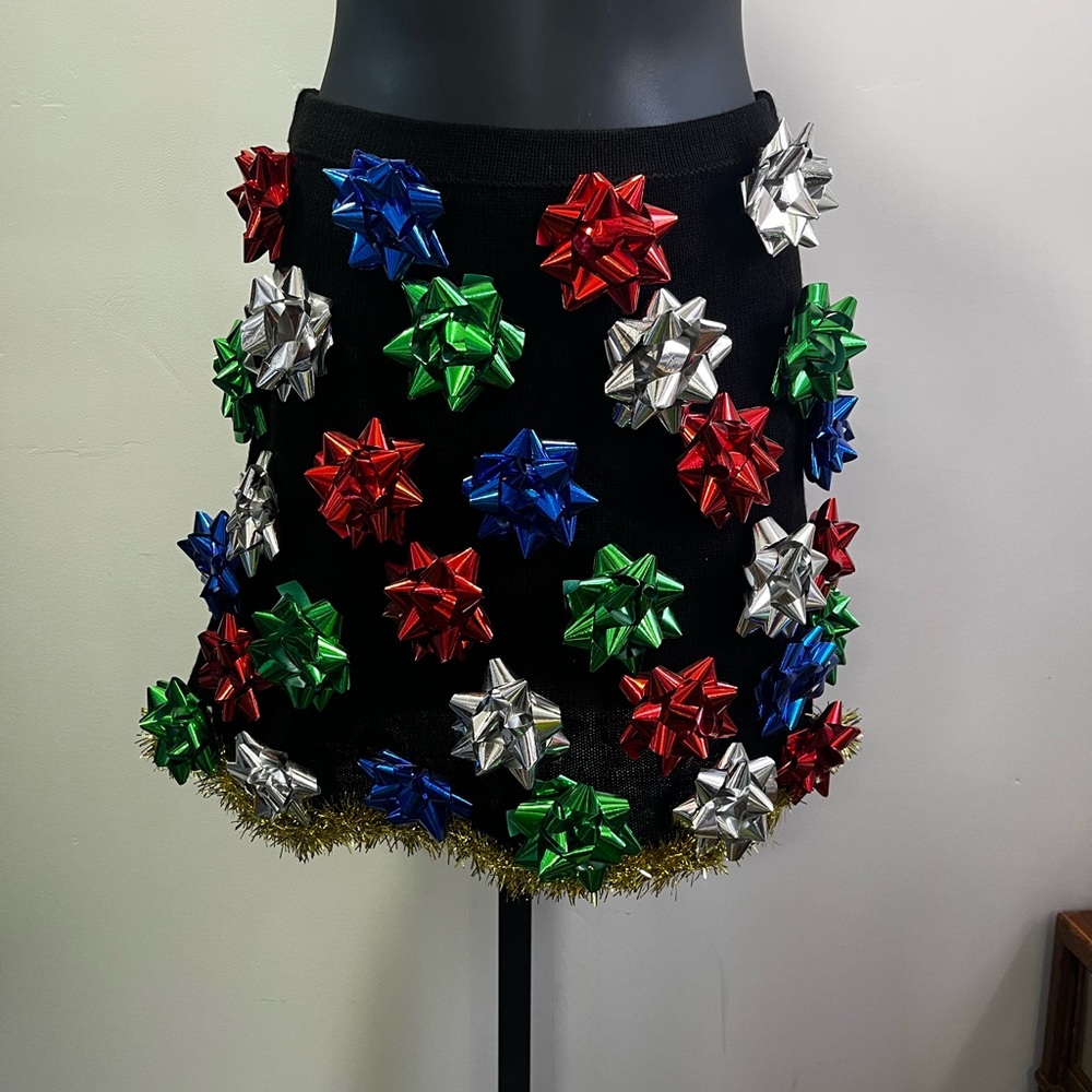 I 💗 OFFERS! Colorful Bow-Embellished Black Mini Skirt